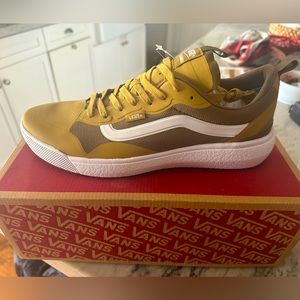NWT Vans Ultrarange EXO